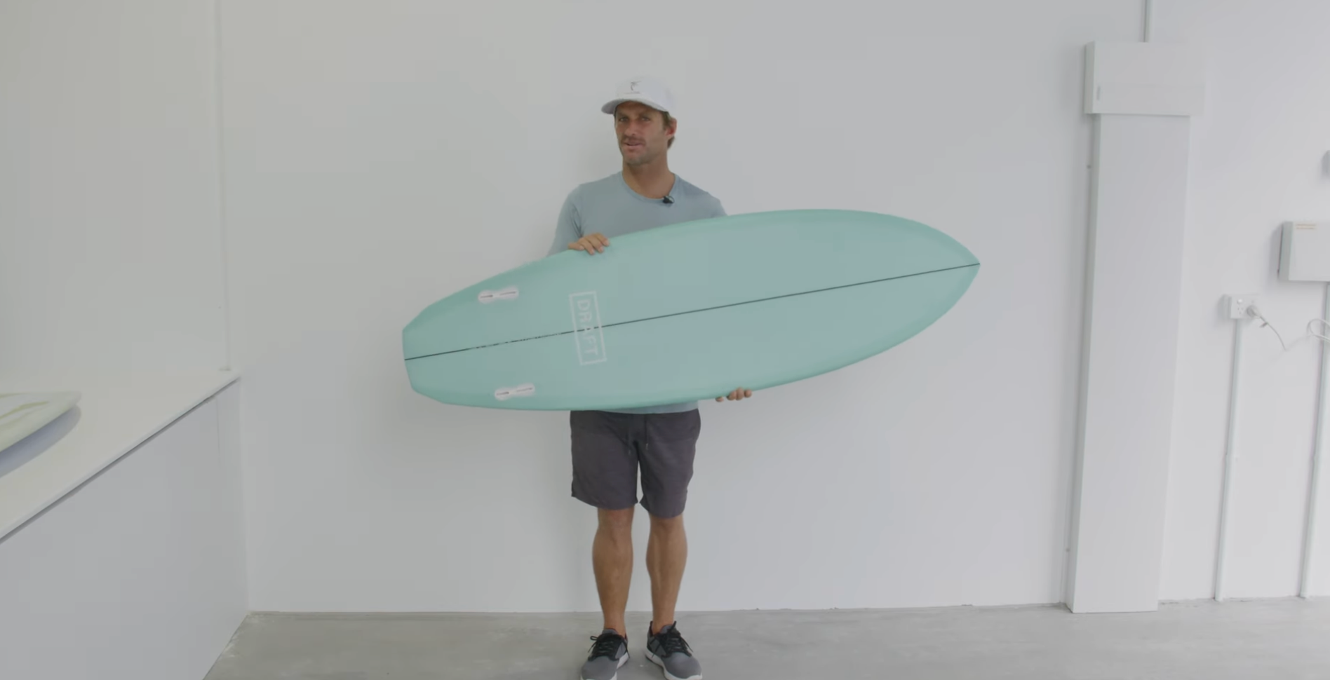 Load video: Menace Surfboard Draft Surf
